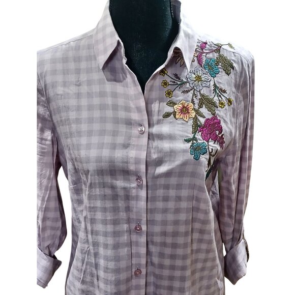 Chicos Embroidered Floral Checkered Button-Up Shirt Size 4/6 Lavender Cotton - Picture 2 of 9